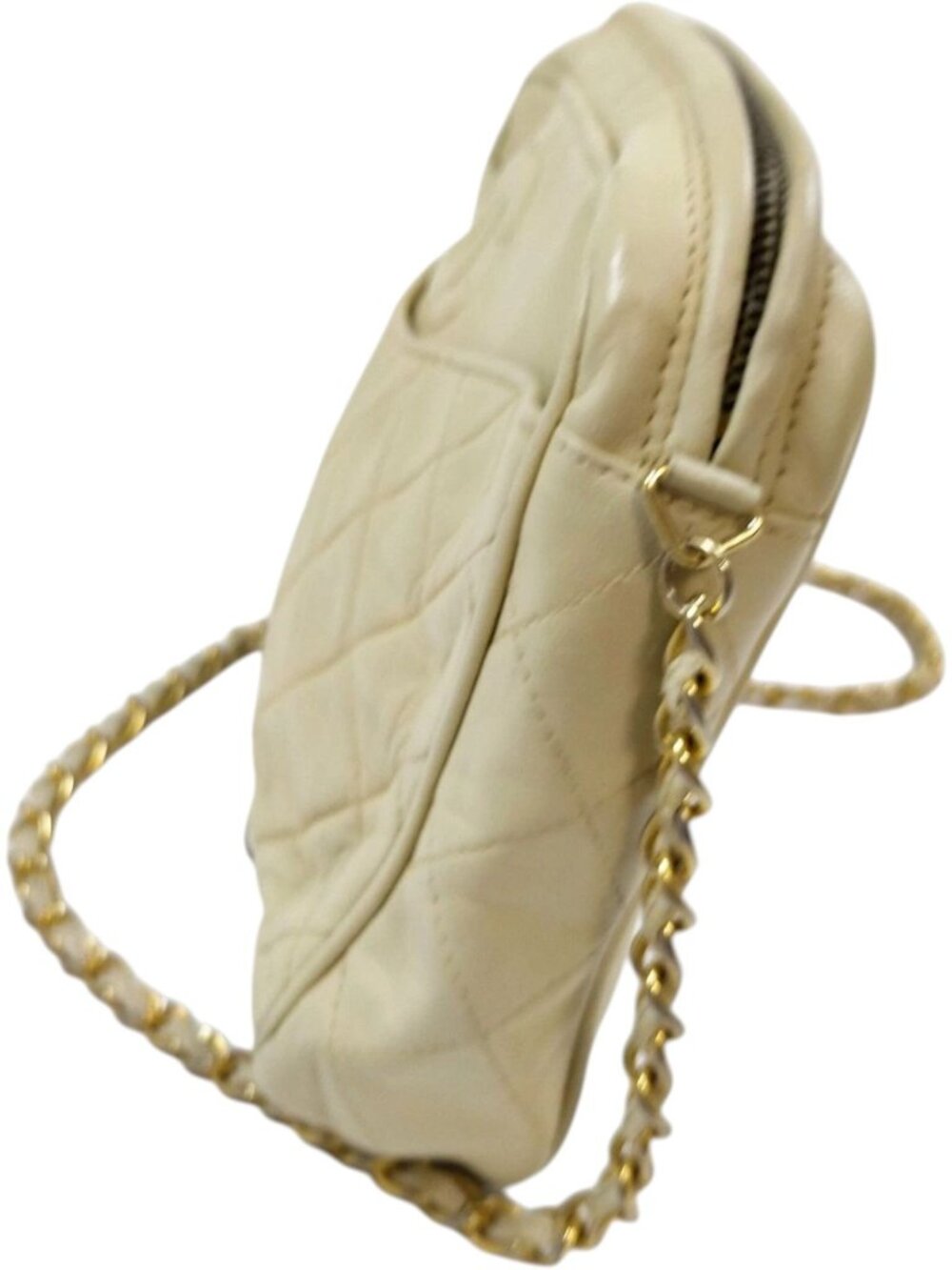 544746CR T6 Chanel Crossbody Bag White Lambskin - Picture 2 of 13